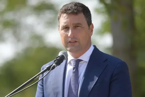 Greu de schimbat din Guvern: „Poziţia mea este de ministru pe patru ani!”