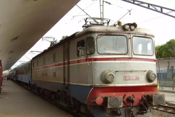 Descoperire ȘOCANTĂ: Trupul unui migrant afgan, descoperit fără viață într-o gară CFR din Caraș-Severin