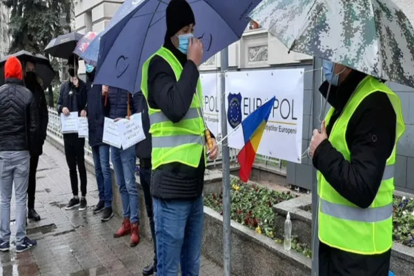 Protest la Ministerul Muncii: Sindicaliștii cer un salariu minim decent, pensii echitabile și servicii publice de calitate