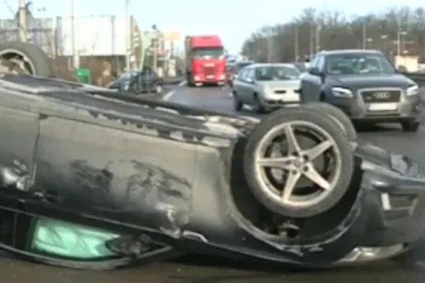 Accident spectaculos pe DN1. O femeie s-a răsturnat cu mașina - trafic îngreunat la intrarea în București