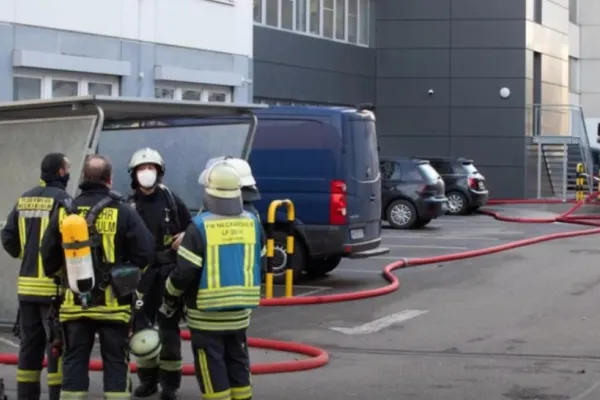 Explozie în Germania la sediul unui cunoscut supermarket  - 3 victime. Poliția a identificat un colet suspect