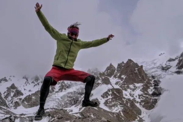 FOTO-VIDEO Un celebru alpinist a murit înghițit de o avalanșă în Italia