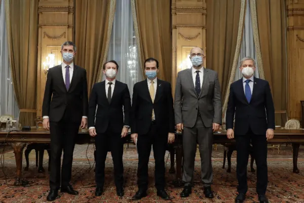 SONDAJ INSOMAR. Guvernul de coaliție, în impas - LOVITURĂ DURĂ, la două luni de la învestitură. PNL câștigă teren