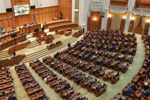 Buget 2021. ULTIMA ZI de dezbateri pe legea bugetului în Parlament - Discuții aprinse despre sporuri, pensii și alocații LIVE VIDEO
