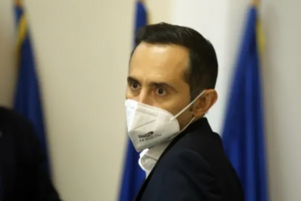 Președintele CJ Timiș, în izolare din cauza COVID-19. Cu o zi înainte, Alin Nica s-a întâlnit cu mai mulți membri din Guvern