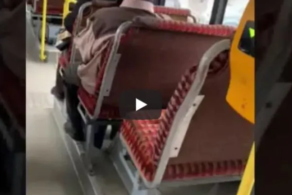 VIDEO - Imagini dezgustătoare dintr-un autobuz-focar de infecție - Ce spune firma care administrează mijloacele de transport în comun