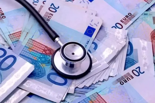 Semnal de alarmă. Nu sunt bani pentru plata salariilor a 74 de mii de angajați din Sănătate