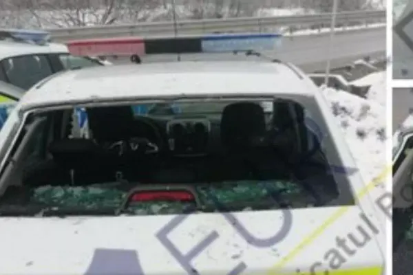 FOTO-VIDEO Atac cu bâte și pietre asupra polițiștilor maramureșeni în Târgu Lăpuș