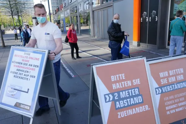 Protestele împotriva restricțiilor anti-Covid-19, INTERZISE într-o capitală europeană. Cum este justificată decizia de autorități