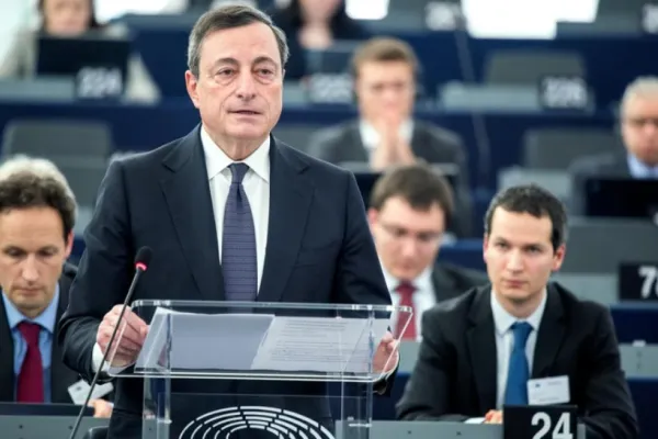 Un politician italian un pic „român”. Are două pensii de la stat și 10 case, dar renunță la salariu