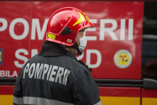 Dezinsecție cu substanțe periculoase, la Timișoara: un bloc cu 70 de locatari a fost EVACUAT. Ministerul Sănătății a trimis Serviciul de control