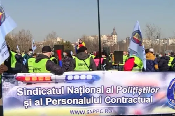 Polițiștii ies din nou în stradă și amenință cu proteste masive în toată țara! Peste 5.000 de posturi blocate