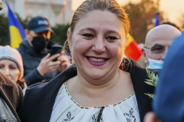 Diana Șoșoacă, amendată cu 4.500 de lei după protestele anti-mască din Capitală
