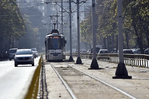 Studenţii critică intenţia Guvernului de a limita transportul gratuit. Ce variantă de „împăcare” propun cei de la PNL