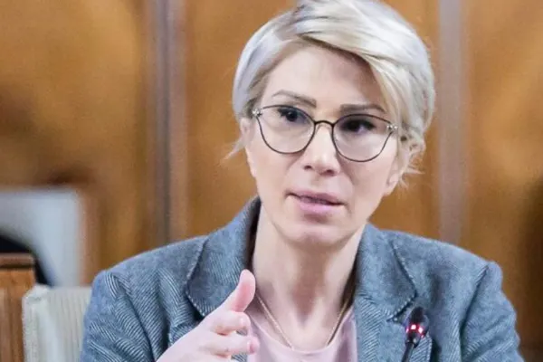 BANI de la Guvern pentru „Școală după școală”! Raluca Turcan a anunțat CÂT costă un tichet pentru elevi