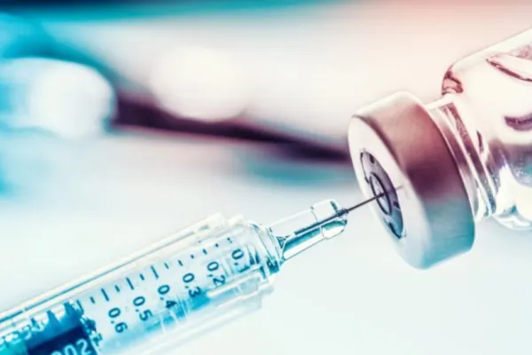 VIDEO Experiment Realitatea PLUS - La ce reacții vă puteți aștepta la rapelul cu vaccinul COVID-19 de la Pfizer/BioNTech