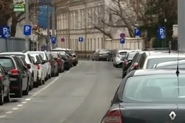 VIDEO Haos urbanistic. Strada Sevastopol din centrul Capitalei, zonă sufocată - pericol pentru pietoni, test de răbdare pentru șoferi