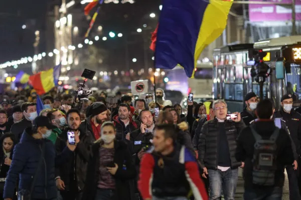 Sancțiuni RECORD aplicate de oamenii legii la protestele anti-restricții din țară