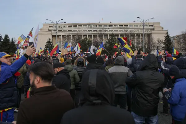 Amenzi la protestele din Capitală - Jandarmeria a anunțat că va aplica sancțiuni - 1.300 de manifestanți