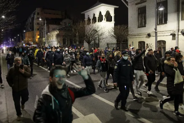 Proteste anti-Covid. Psiholog: „Nu cadrele medicale sunt vinovate pentru actuala situație, ci politicienii”