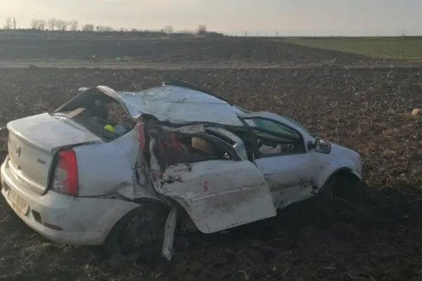 Accident catastrofal în Buzău: 3 morți și 2 răniți, după ce s-au răsturnat cu mașina - FOTO