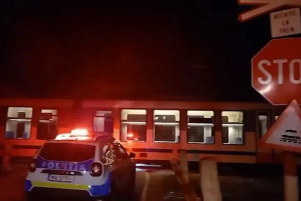 TREN cu călători, implicat într-un GRAV accident, în jud. Argeș