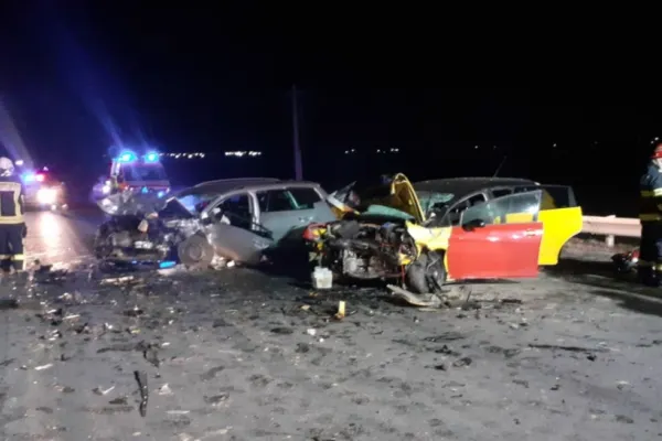 FOTO - Accident îngrozitor la ieșirea din Urziceni - Cinci persoane au fost grav rănite