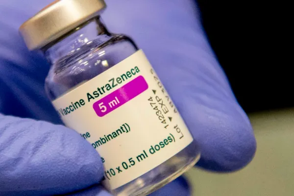 Suspendări pe bandă rulantă la vaccinarea cu AstraZeneca! Germania, Franța, Italia, Spania, Portugalia anunță oprirea administrării vaccinului