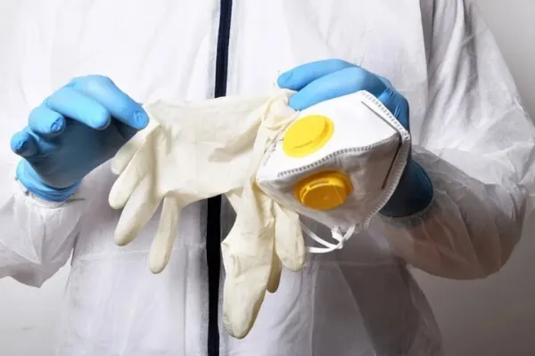 Decizie REVOLTĂTOARE la Ministerul Sănătății: cum scapă medicii de MALPRAXIS. Dermatologii sau ginecologii pot trata covidul