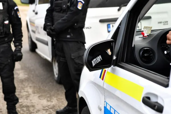 Percheziții de amploare la persoane care fură curent: Peste 100 de polițiști și jandarmi verifică locuințele suspecților