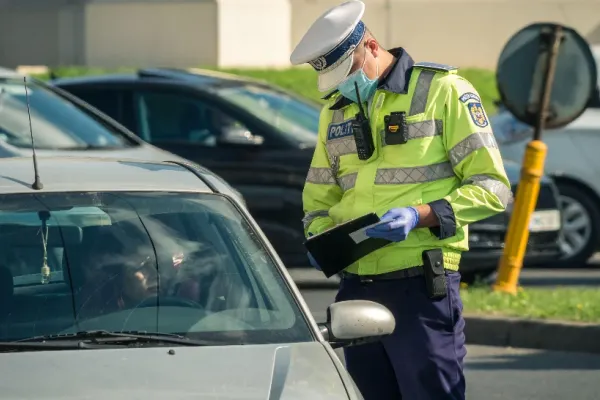 Șofer drogat, prins de polițiști în timp ce se conducea haotic pe Autostrada Soarelui