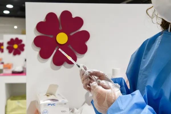 TOT ce trebuie să știi de vaccinurile ANTICORONAVIRUS. Cum ne dăm seama dacă serurile sunt sigure pentru sănătatea noastră