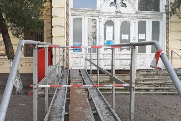 Cum amețește Misăilă electoratul: lift hidraulic la SC Parking, pe hârtie. În realitate, rugină și gaură neagră la bugetul local
