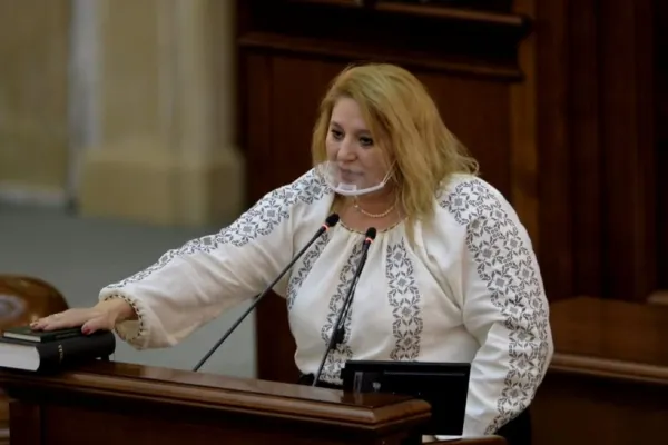 AUR vrea comisie de anchetă pentru tragedia de la Spitalul Foișor. Șoșoacă: „Arafat a fost deja pus în culpă de decizii definitive ale justiției”