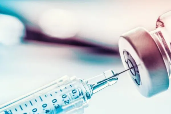 31 de cazuri de tromboze ale venelor cerebrale la persoane vaccinate cu AstraZeneca, în Germania. 9 persoane au decedat