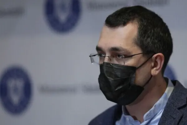 Vlad Voiculescu a primit AMENDĂ pentru că nu a purtat mască în Parlament - Polițiștii l-au sancționat cu 1.500 lei