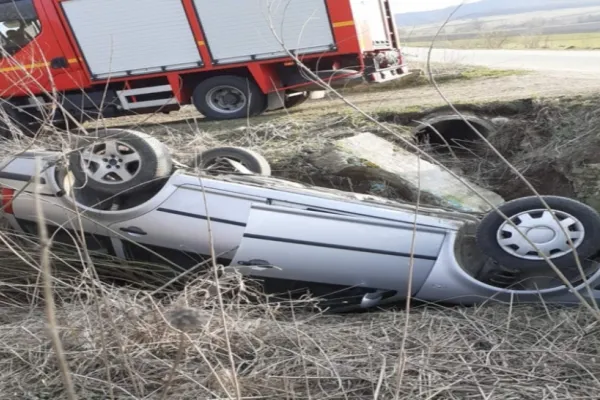 Grav accident în judeţul Sălaj! Un şofer de 21 de ani a fost preluat de elicopterul SMURD