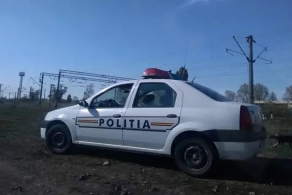 Scene HALUCINATE în județul Galați: Bătrână de 90 de ani, accidentată de o mașină în timp ce scotea apă dintr-o fântână