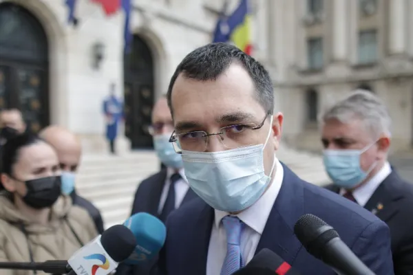 Realitatea PLUS, ora 21: Se clatină scaunul de ministru al lui Vlad Voiculescu? Ultimele informații de pe frontul COVID-19