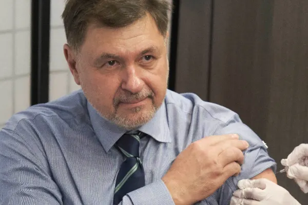 Nicușor Dan, persiflat de Alexandru Rafila după ce nu s-a vaccinat anti-COVID-19: „Ce medic trebuia să-i recomande: de familie sau pediatru?!”