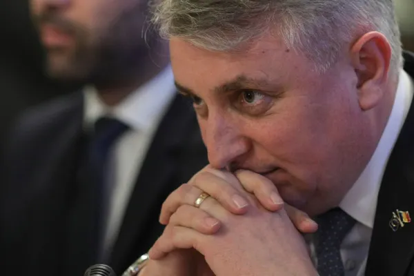Lucian Bode a premiat polițiștii care au oprit circulația în momentul aterizării elicopterului militar american - VIDEO
