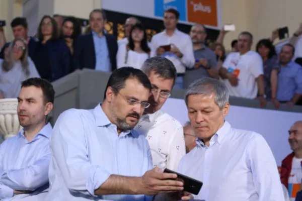 Ședință urgentă la USR: Se discută despre un posibil calendar de învestire a guvernului minoritar - Mutarea lui Cioloș