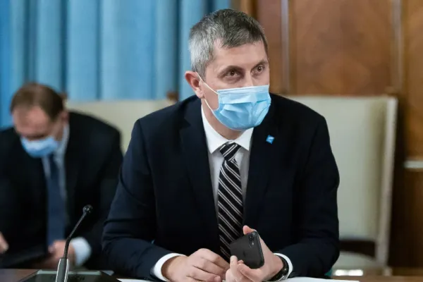 ZI CRITICĂ: Ședință de URGENȚĂ la USR-Plus. Se discută cu "toate variantele pe masă", inclusiv IEȘIREA de la guvernare sau înlocuirea lui Cîțu din funcția de premier