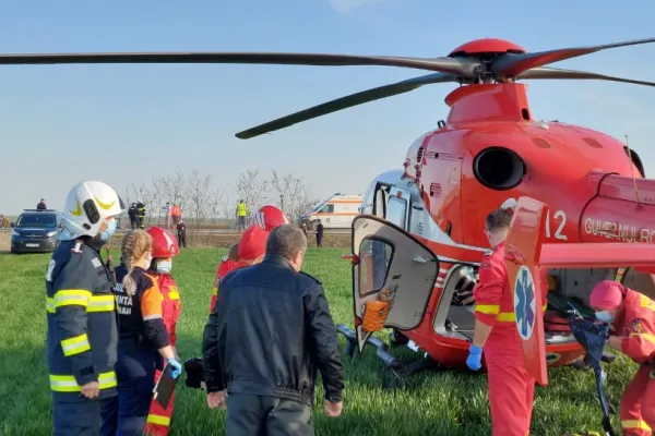 Accident foarte grav - Elicopterul SMURD a intervenit de urgență pentru preluarea unei fetițe de doar 12 ani