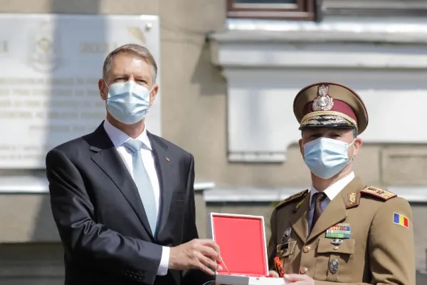 Klaus Iohannis, prima aparițe după protestele din țară: „Virusul nu dispare prin violență și manifestări extremiste”