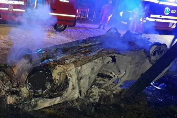 Accident teribil pe o șosea din Banat, un șofer a murit carbonizat în propriul autoturism