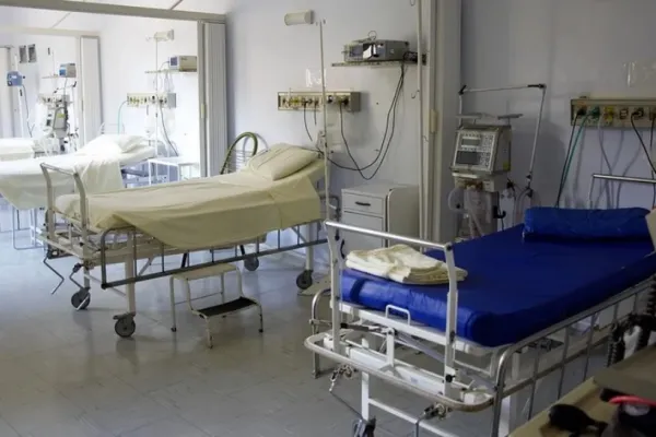 Când ar putea CREȘTE alocațiile de hrană în spitale. Anunțul lui Nicușor Dan