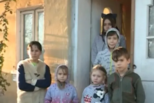 Realitatea de lângă tine. 5 copii superbi care rabdă de foame, dar au vise mari, în familia Poșircă, greu încercată