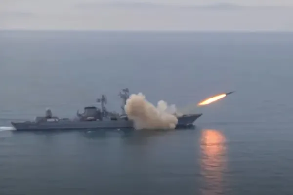 Tensiunile în Marea Neagră continuă. Rusia a lansat o rachetă supersonică