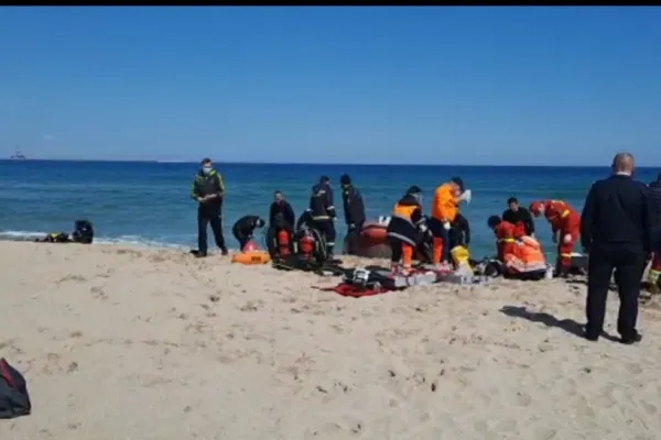 Un bărbat a fost găsit MORT pe o plajă din Eforie Nord - Polițiștii au întocmit dosar penal